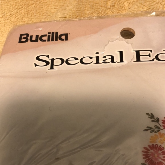 BUCILLA PRAYING HANDS PILLOWCASE PAIR 64974 STAMPED EMBROIDERY 20"x30" - Picture 3 of 6